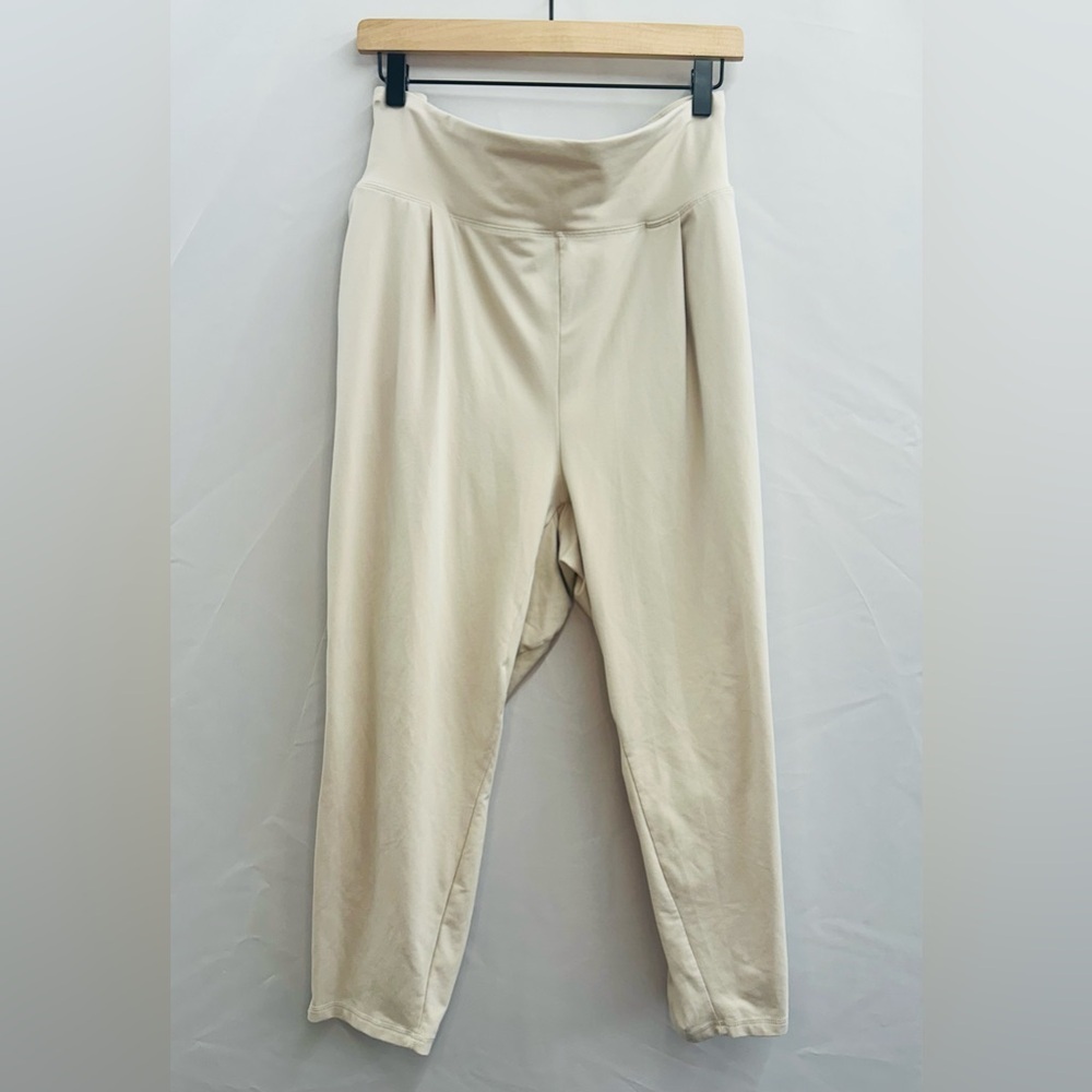 All in Motion Cream Flat Waist Women’s Pleated Taper Active Pants, XXL
